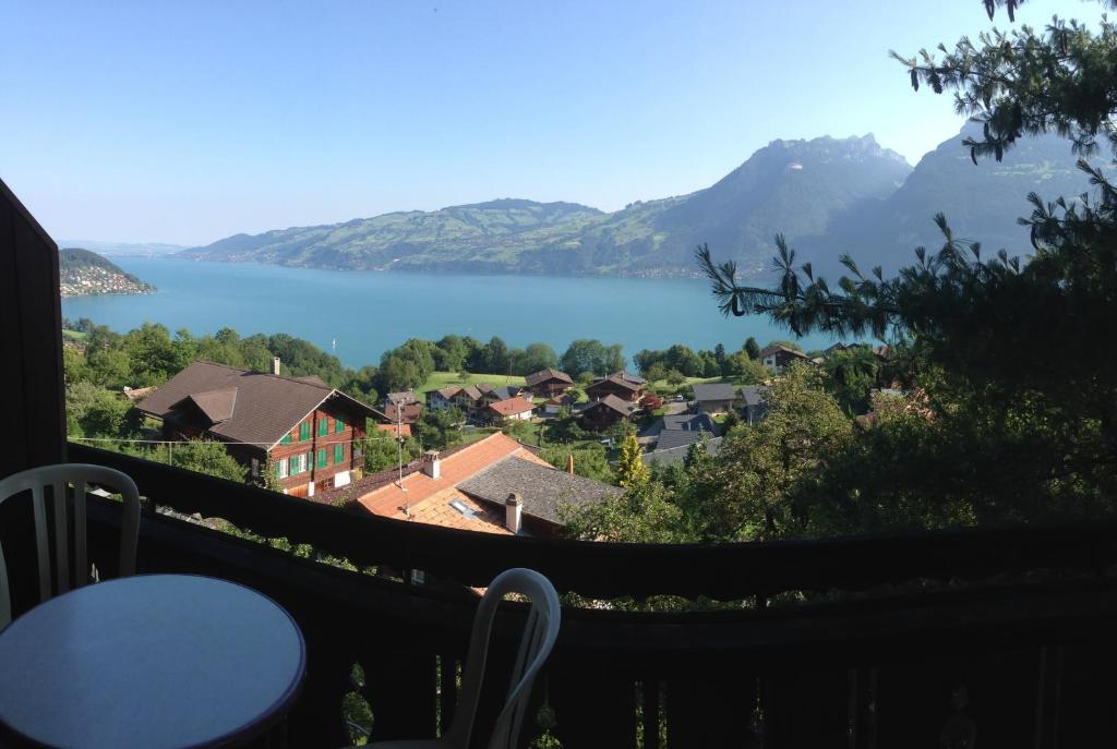 Bellevue Baeren Hotel & Restaurant Krattigen Room photo
