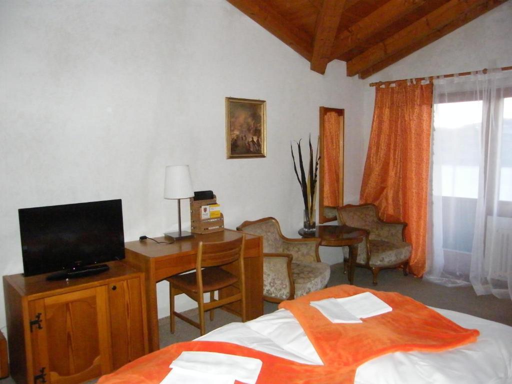 Bellevue Baeren Hotel & Restaurant Krattigen Room photo