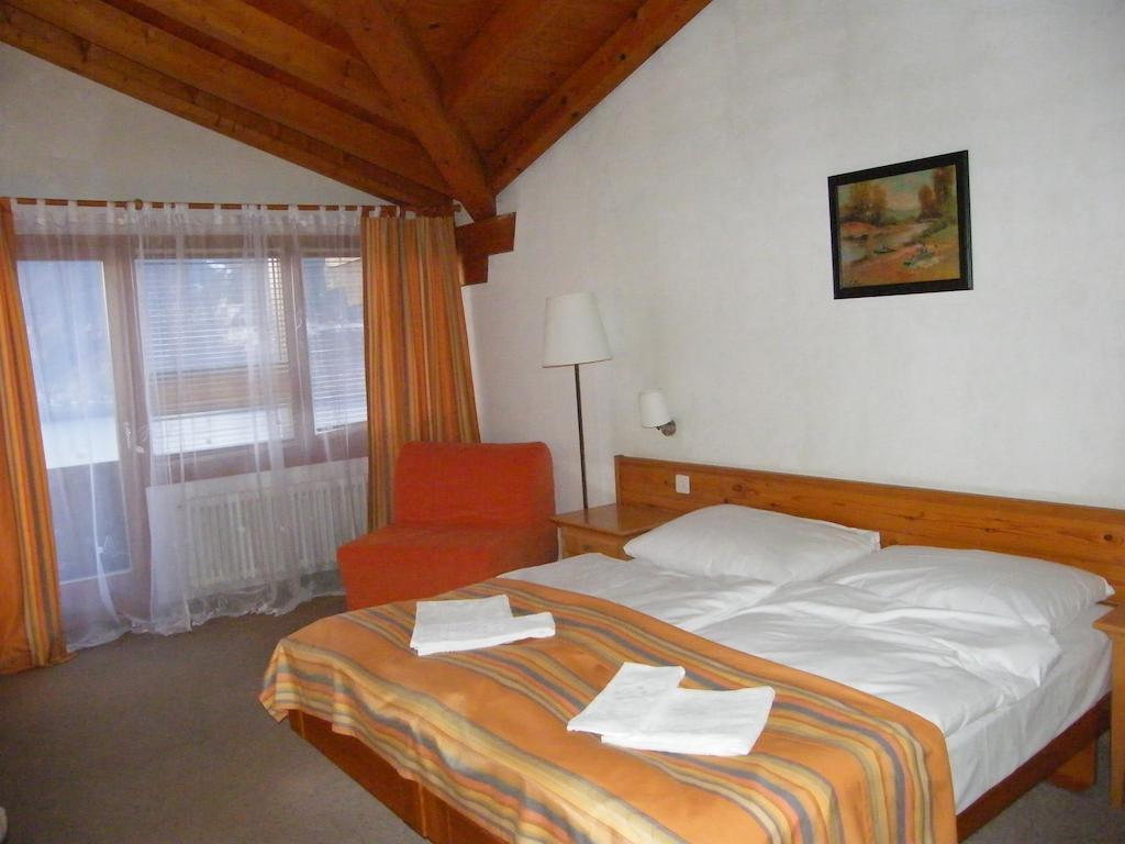 Bellevue Baeren Hotel & Restaurant Krattigen Room photo